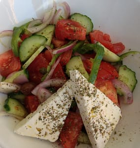 Greek salad to lose weight